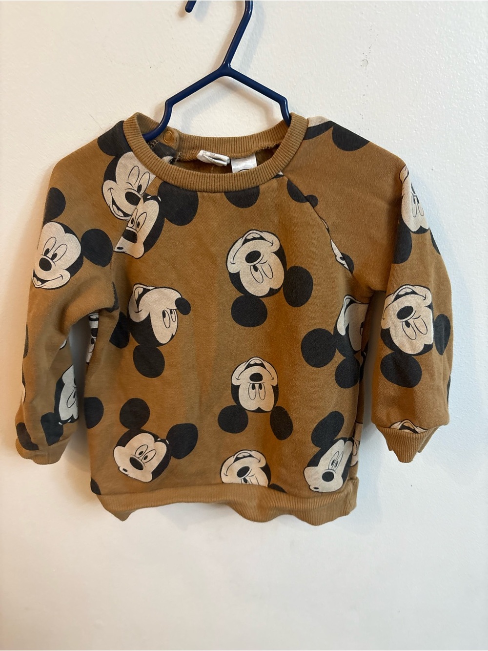 4/30$ H&M X Mickey Mouse Allover Print Long Sleeve Tee 9-12 months